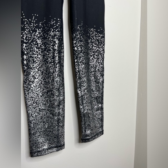 NEW/NWT- MONO B athletic leggings ombré Black with silver sparkle burst medium - Picture 4 of 6